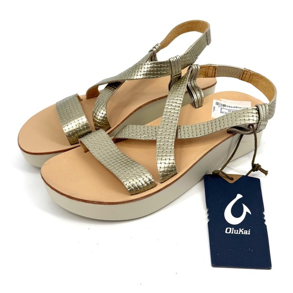 OluKai Shoes - NWT OluKai Onohi Strappy Bubbly Gold Metallic Leather Platform Wedge‎ Sandals W6